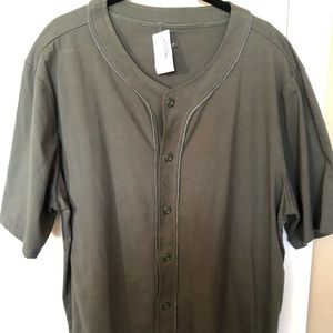 Men’s XXL button down T-shirt NWT